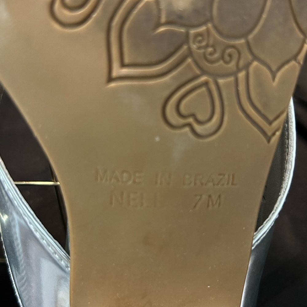 BRIGHTON ‘NELL’ SILVER METALLIC LEATHER BOW SANDAL w/Crystal Accent Sz. 7 - Picture 11 of 12